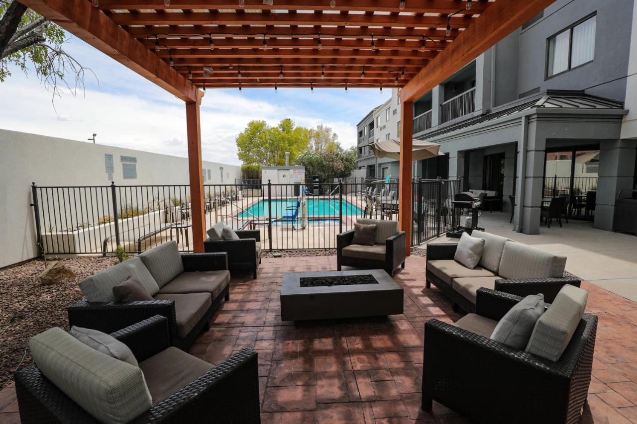 Courtyard El Paso Airport Hotel Exterior foto