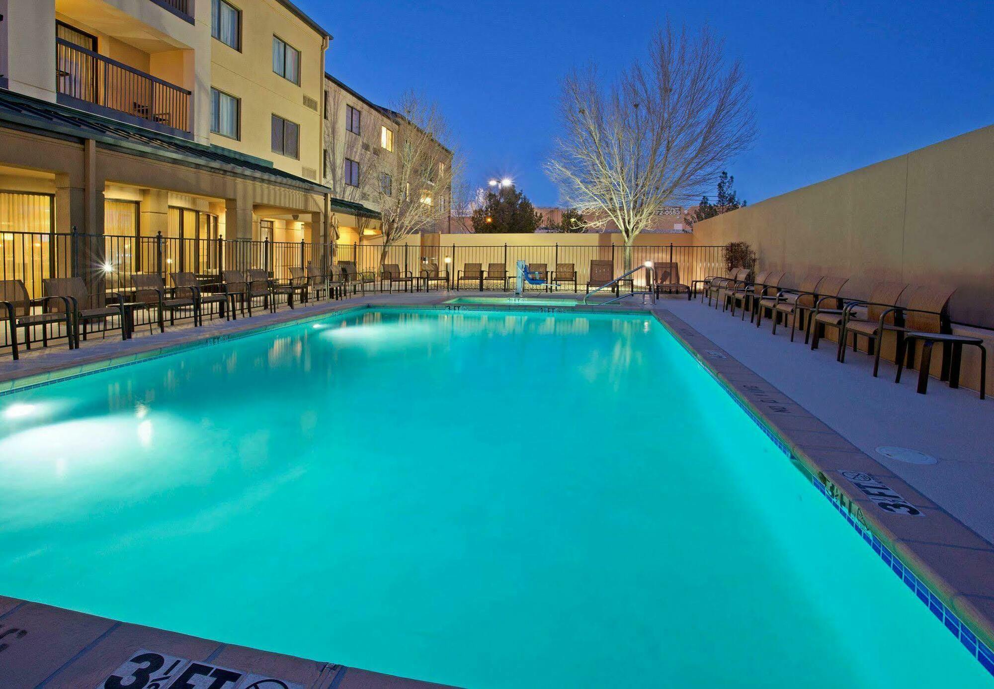 Courtyard El Paso Airport Hotel Exterior foto